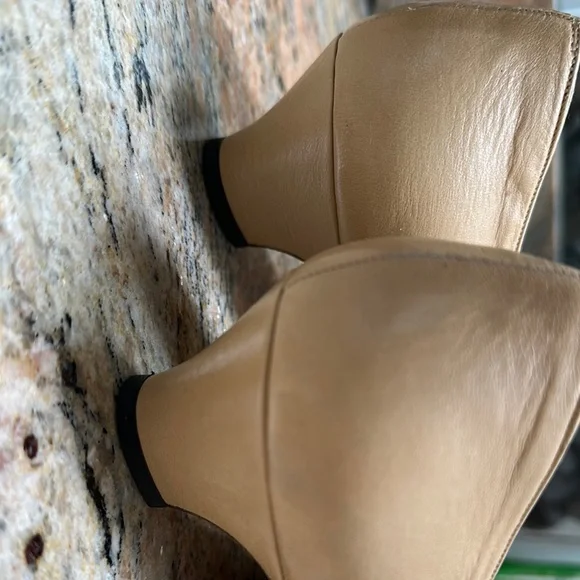 Chanel Tan and Black Cap-Toe Heels - Classic - Picture 5 of 5